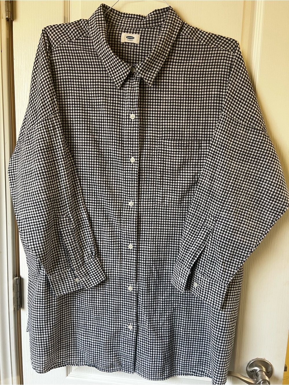 Old Navy Black and White Gingham Button-Down Shirt 3X